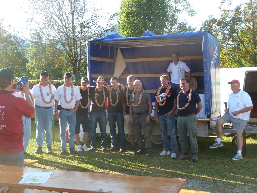 Die Gruppenletzten erhielten Wurstketten