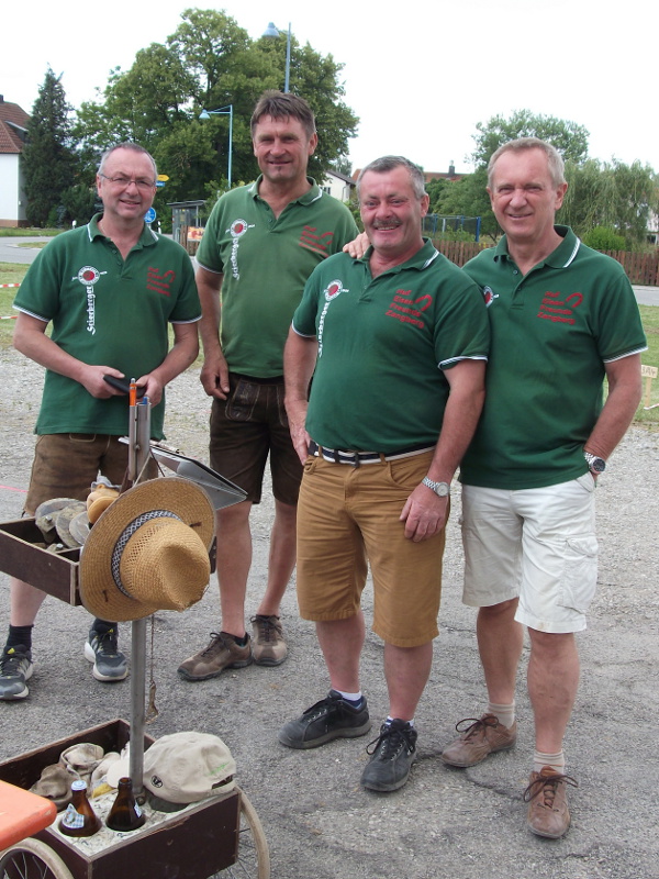 Jakob Kern, Konrad Wittmann, Gerhard Thurner und Herbert Loibnegger in Siegerpose