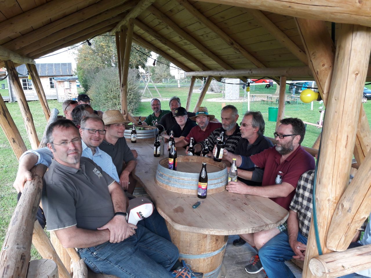 Die Teilnehmer bei der gemeinsamen Pause