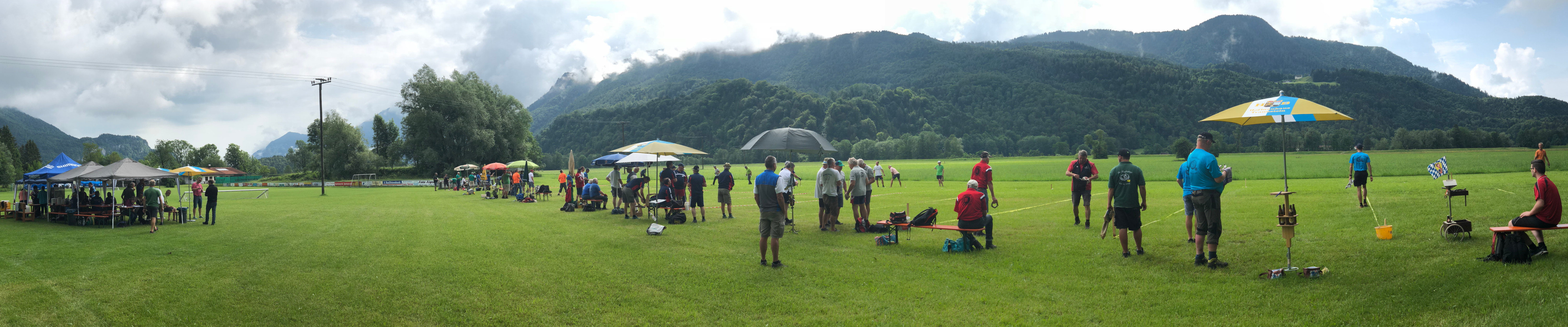 Turnierplatz mit Blick auf die Streichenkirche